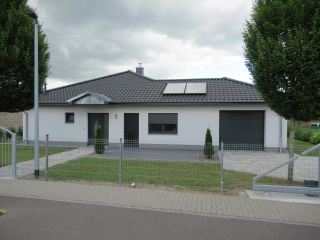 Schöner Bungalow auf traumhaftem Grundstück
